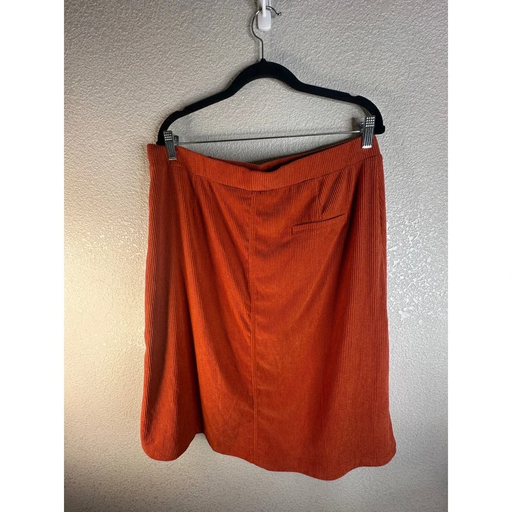HALARA corduroy skirt
